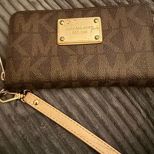 Michael Kors Brown Wristlet medium
